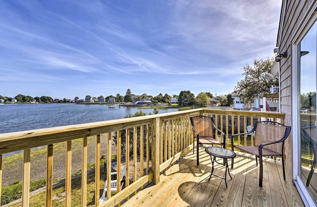 Coastal Rhode Island Home w/Kayaks, Deck & Grill!