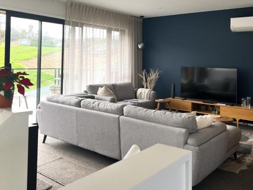Coastal Serenity - Langs Beach Holiday Home