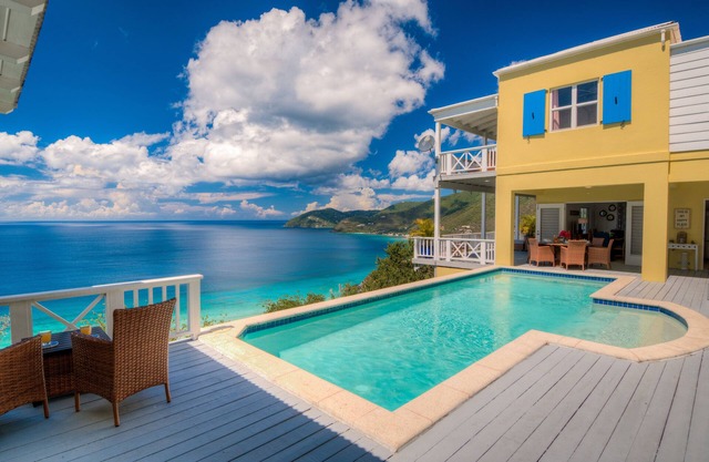 COASTIN' A-LONG - bright & breezy Caribbean vibes above beautiful Long Bay
