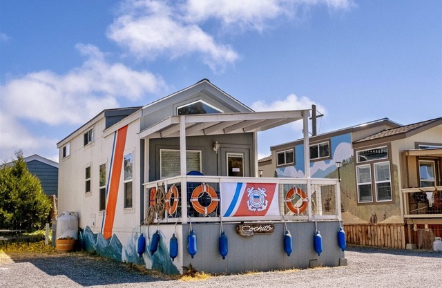 Cochito - a US Coast Guard themed tiny home in the heart of the historic Noyo harbor