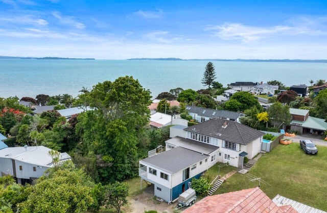 Cockle Bay Getaway is close to beach