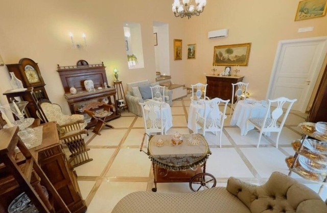 Coco's Apartment- Yellow - Cozy Double Room with Modern Amenities