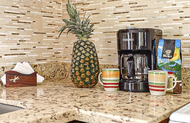 Cococabana8 newly renovated 1BR/1BA apar in downtown Coco, 5 min walk to beach.