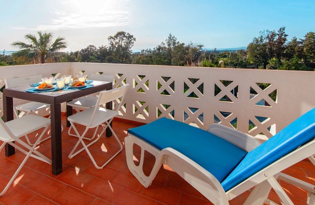 Coconut Beach – 5min from Beach w/Sea View