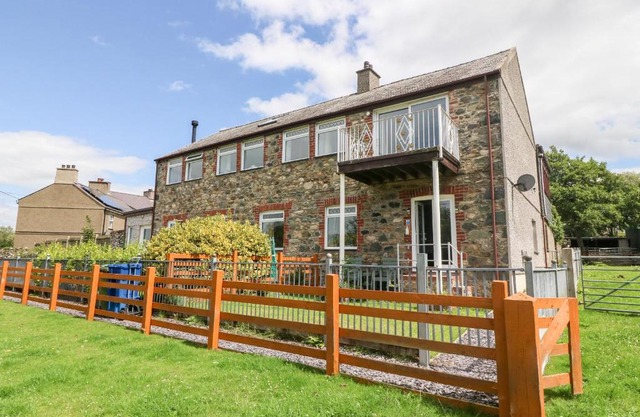 Coed y Glyn Bach Equestrian