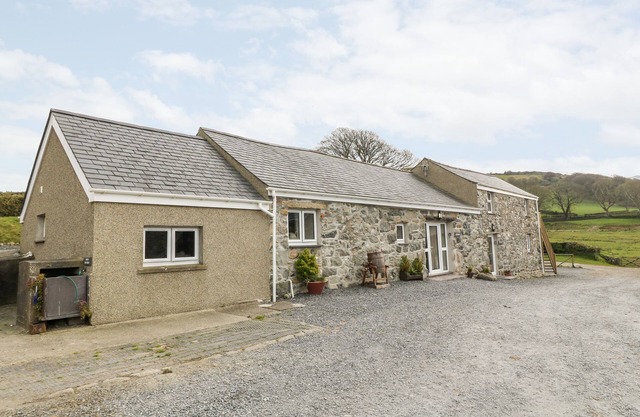 COETSIWS, pet friendly, luxury holiday cottage in Clynnog Fawr