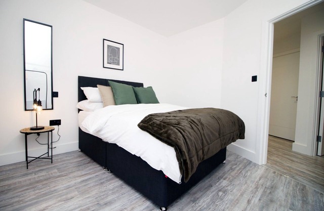 Cohost Partners Modern 2BR Apartment Free Parking