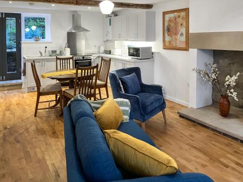 Coldwell Street Cottage