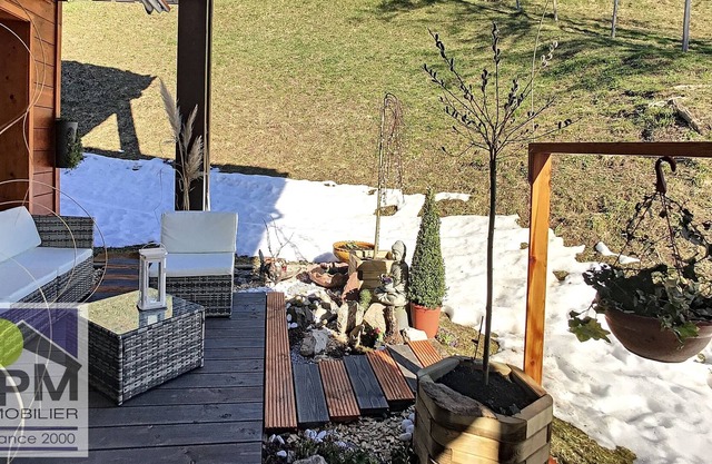 Colina 206 Nice apartment decorated (3 people max) with style in a chalet style building, beautiful