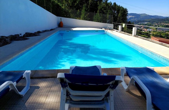 Colina de Picoutos- Casa com Piscina no centro da Póvoa de Lanhoso