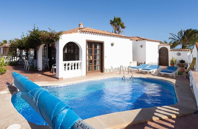 COLINA GOLF excellent holiday home with heated pool