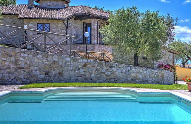 Colle del Sole 7+1, Emma Villas
