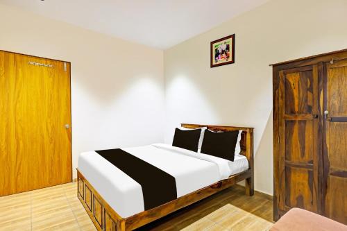 Collection O Pethapur Gandhinagar Formerly Hotel Royal Park