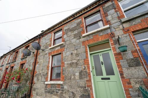 College Square, Terrace House