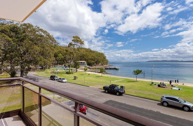 Collendina, 4/19 Kurrawa Close - fantastic water views and sea breezes