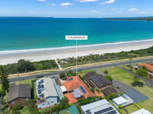 Collingwood - 4BR modern beachfront holiday home