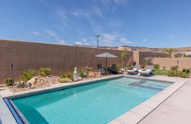 Colombia Retreat at the Ledges Golf Course *Private Pool & Hot Tub*