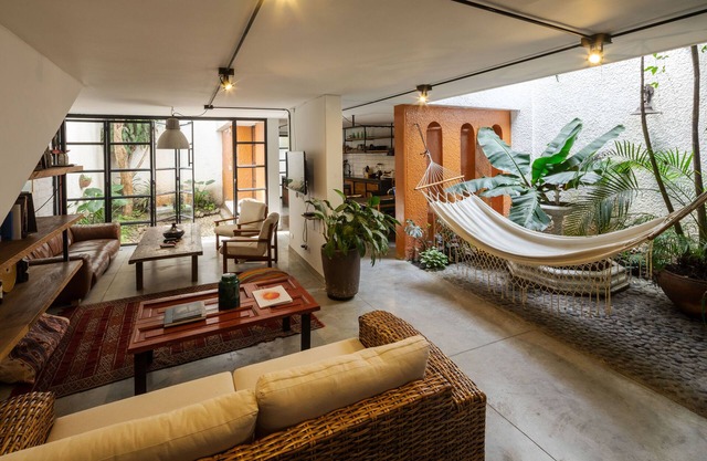 Colonial villa in Laureles