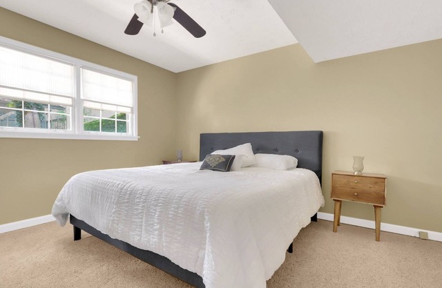 Colony Suite - 4 Bedroom Guest House, Sleeps 12