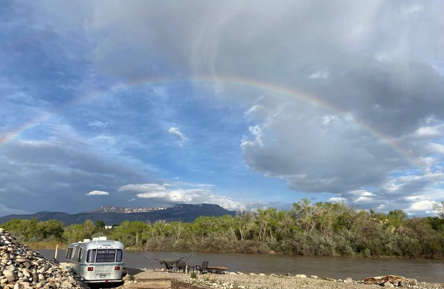 Colorado River Glamping in middle of wine country