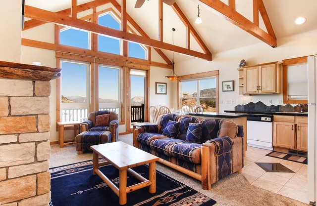 Comanche Peak 39 - 2 Br Condo with 2 Fireplaces - Lake and Mountain Views