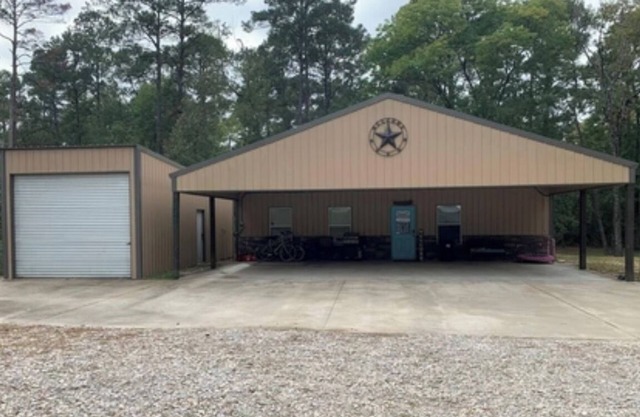 Come "catch" memories: 3 bdrm barndo w covered parking for boats & RV hookup