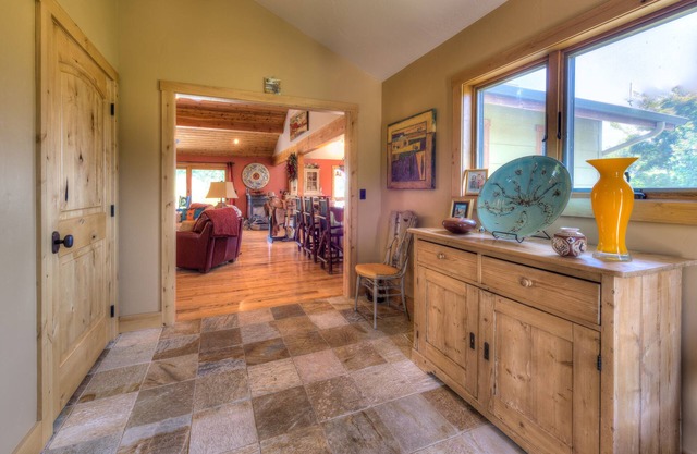 Come & Experience Montana Hospitality in Beautiful Big Sky Country.