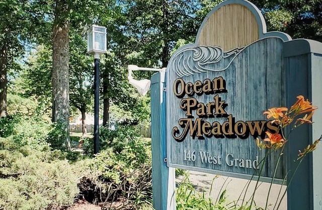Come relax on the deck and soak on the ocean breeze or enjoy all that Ocean Park Meadows offers!