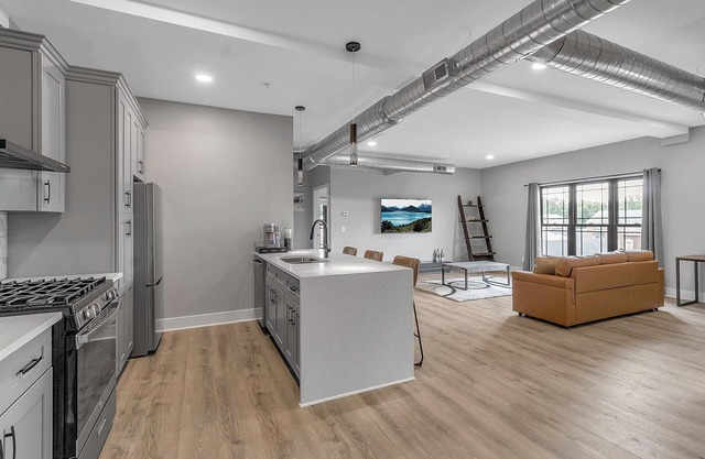 Come stay with us at our Ultra Modern Loft Apartments @ Cornerstone Plaza !