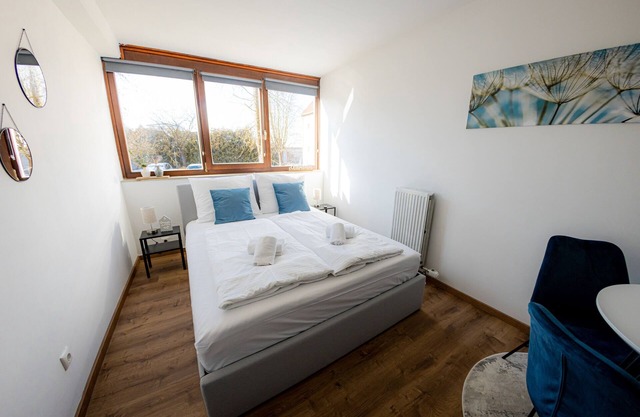 Come4stay - Holzheim 126 I Modern I Wlan I Küche I Parkplatz I Netflix