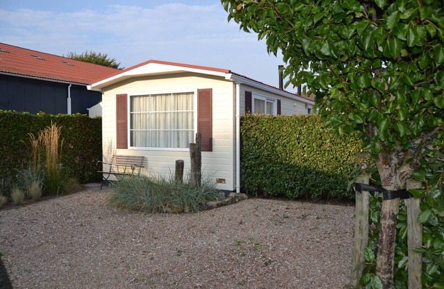 Comfort chalet located directly on the beach in sunny Zeeland