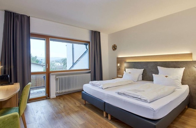 Comfort double room with balcony - Moselhotel Weinhaus Simon