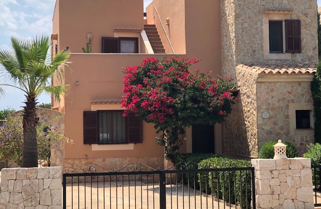 Comfort. Facilities, roof terrace, priv. Pool, med. garden