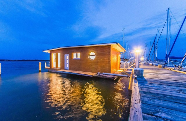 Comfort houseboat I