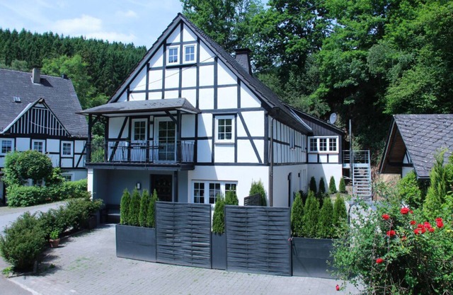 Comfort in complete privacy 4 DZ 4 bathrooms, fireplace and sauna with outdoor area