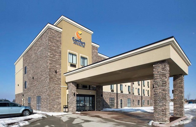 Comfort Inn & Suites Cedar Rapids CID Eastern Iowa Airport