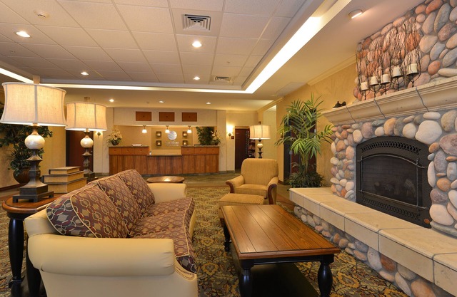 Comfort Inn & Suites McMinnville Wine Country
