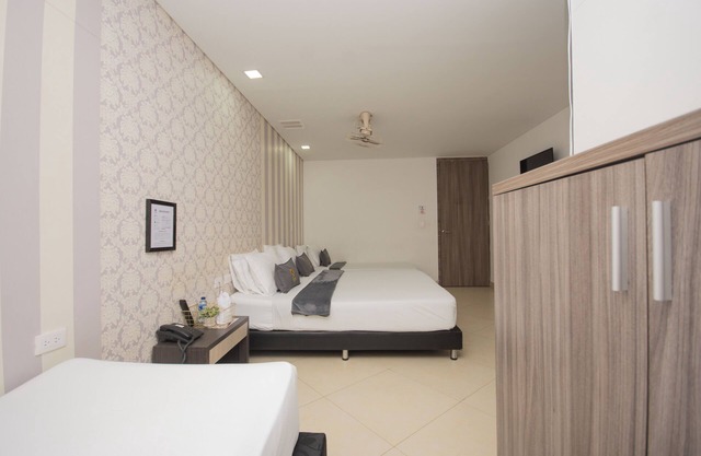 Comfort room for 4 people in Bello