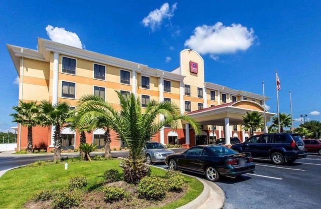 Comfort Suites