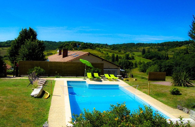 Comfortable gîte, sleeps 7/12, with private pool. SPA option