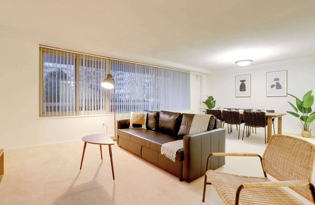Comfortable 2BR Apt in Crystal City