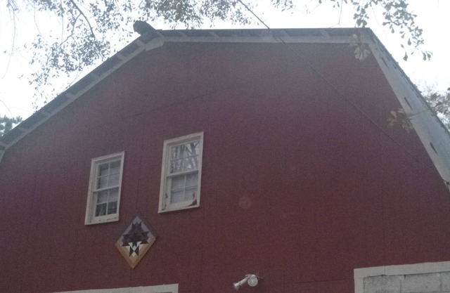 Comfortable 3 bdrm 2 bath cottage 15-20 minutes from Dooley Field