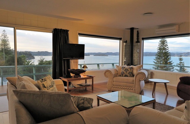 Comfortable 3 bed-roomed home with harbour views. Hear kiwi at night!
