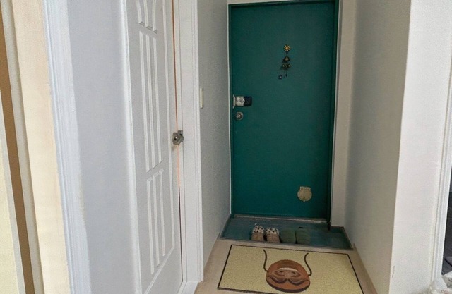 "Comfortable 3-Bedroom Stay with a Small Dining Space"