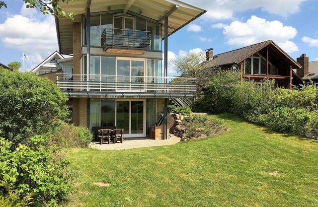 Comfortable accommodation with direct Schlei property.
