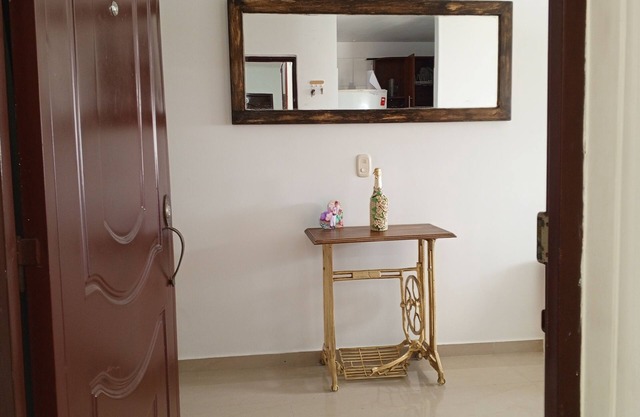 Comfortable Apartment ideal location b/sleeve furnished .RENT, we accept pets