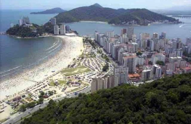 Comfortable apartment, 1 block from the beach, best location!