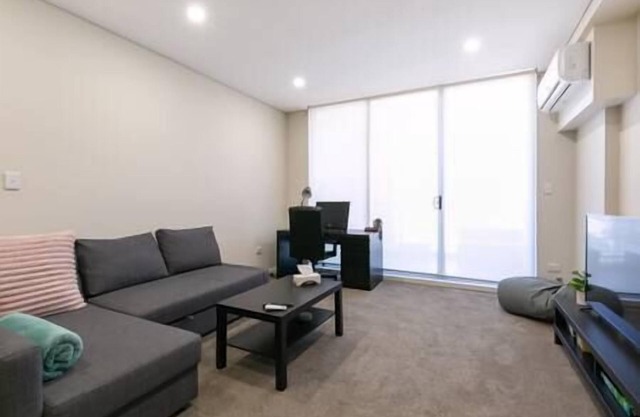 Comfortable apartment, near Parramatta CBD!