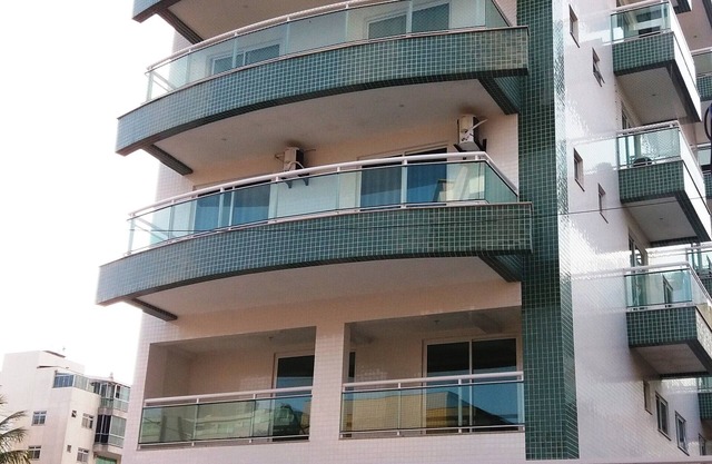 comfortable apartment with air conditioning, 2 blocks from Praia do Forte!