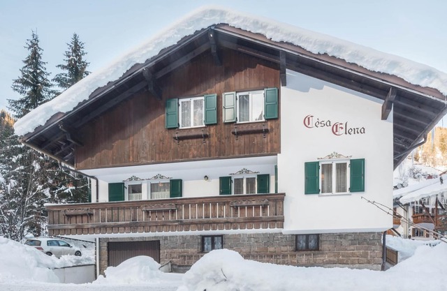 Comfortable Apartment “Casa Elena 3” with Mountain View, Garden & Wi-Fi; Parking Available